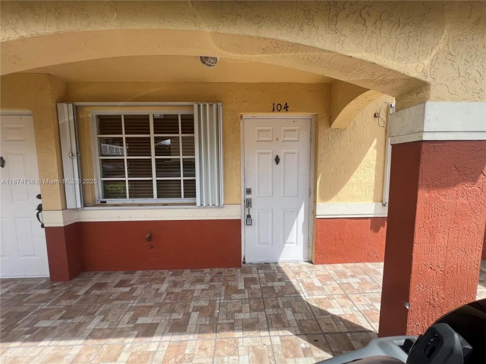 7411 W 22nd Ave 104, Hialeah, Florida 33016