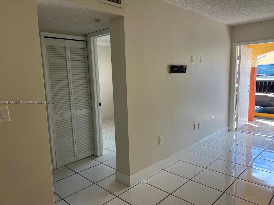 7411 W 22nd Ave 104, Hialeah, Florida 33016