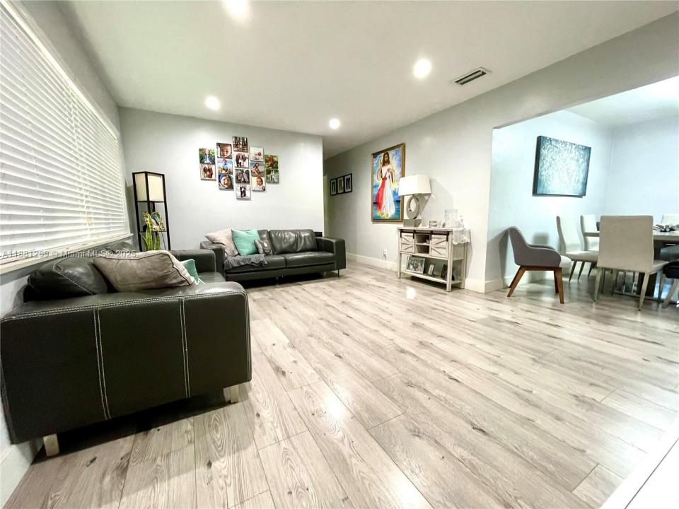 3860 NW 59th Ave, Virginia Gardens, Floride 33166, États-Unis