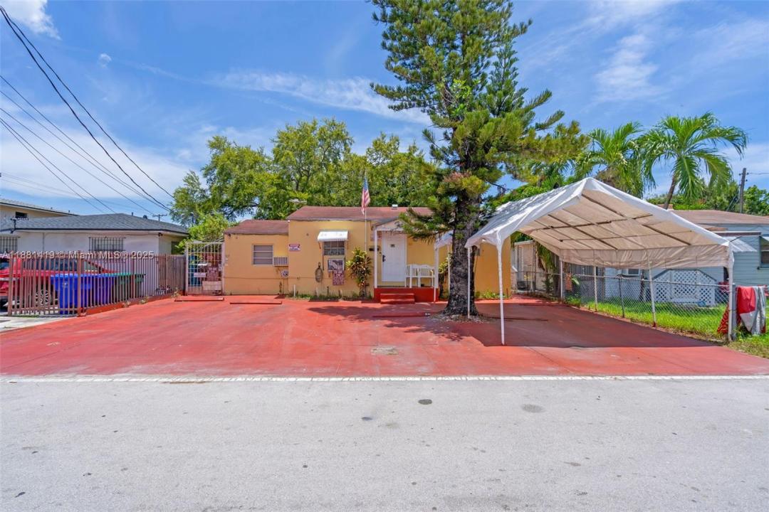811 NW 24th ct, Miami, フロリダ 33125, アメリカ合衆国