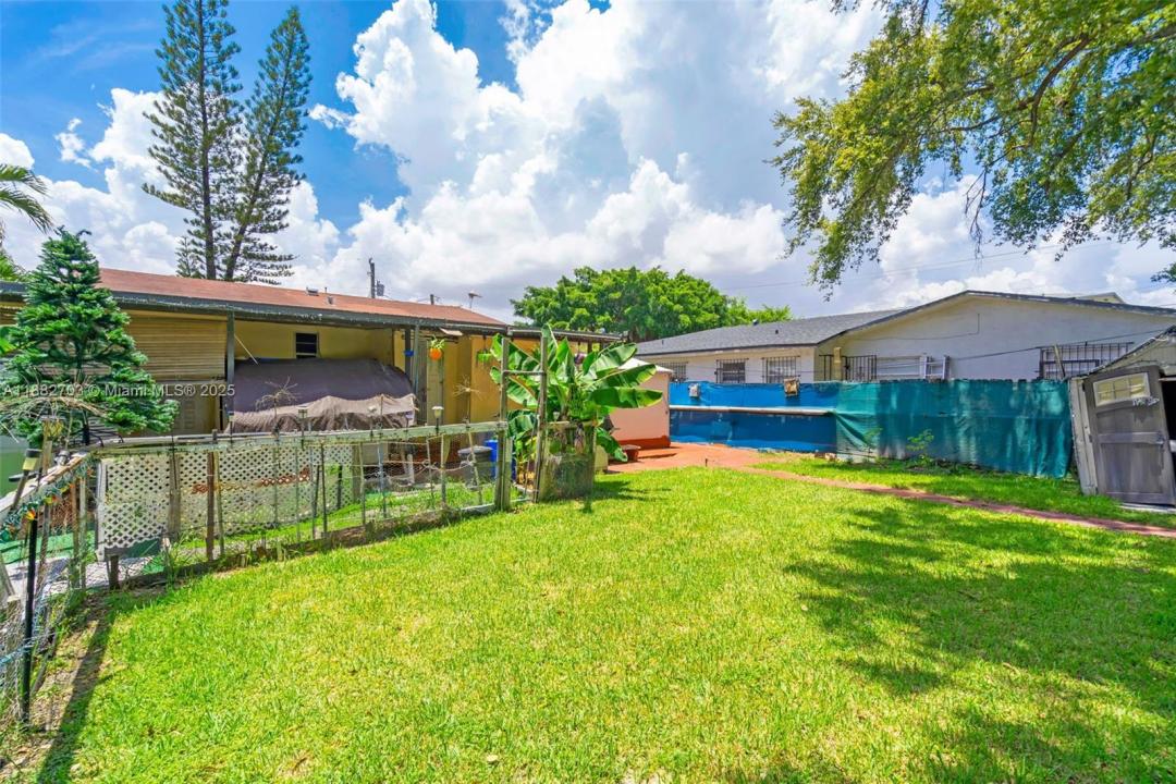 811 NW 24th Ct, Miami, Florida 33125