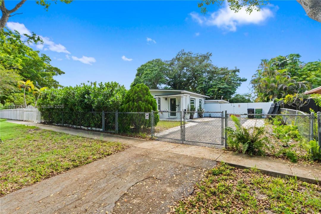 13800 NW 2nd Ave, North Miami, Florida 33168, Estados Unidos