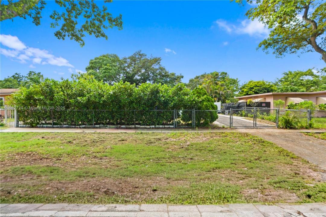 13800 NW 2nd Ave, North Miami, Florida 33168, Estados Unidos