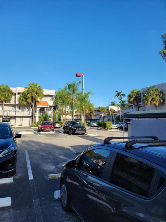 2680 W 76 Street 204, Hialeah, 佛罗里达州 33016, 美国