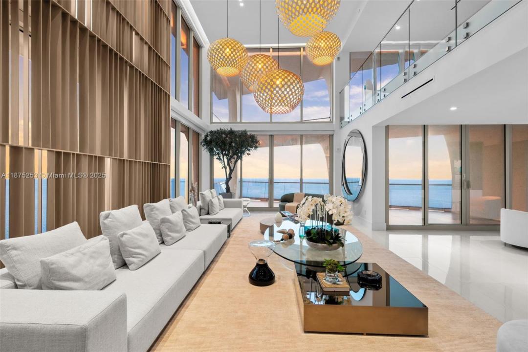 16901 Collins Ave 5105, Sunny Isles Beach, Floryda 33160, USA
