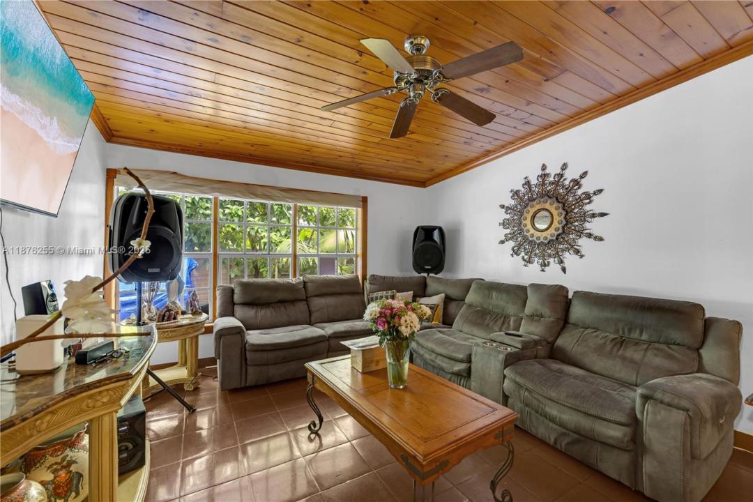 690 NW 18th St, Homestead, Florida 33030, Amerika Birleşik Devletleri