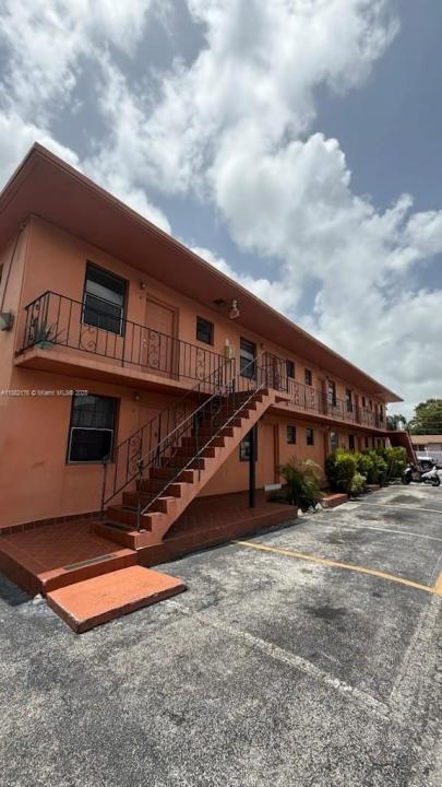 1716 NW 19th St, Miami, Florida 33125