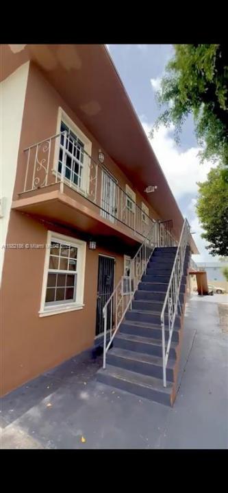 1736 NW 19th St, Miami, Florida 33125