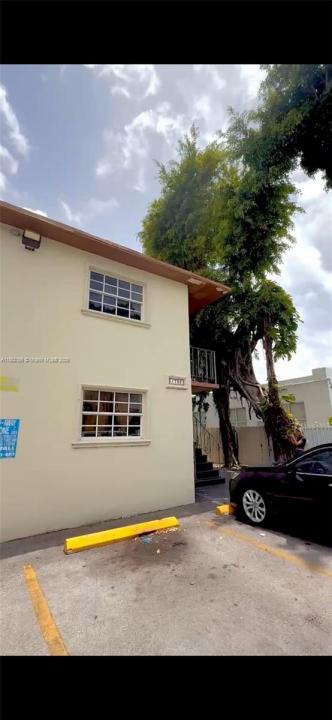 1736 NW 19th St, Miami, Florida 33125