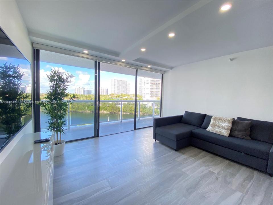 20515 E Country Club Dr 549, Aventura, Florida 33180, Estados Unidos