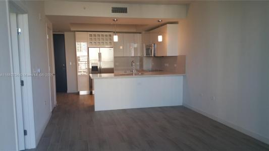 999 SW 1st Ave 2208, Miami, Florida 33130, USA