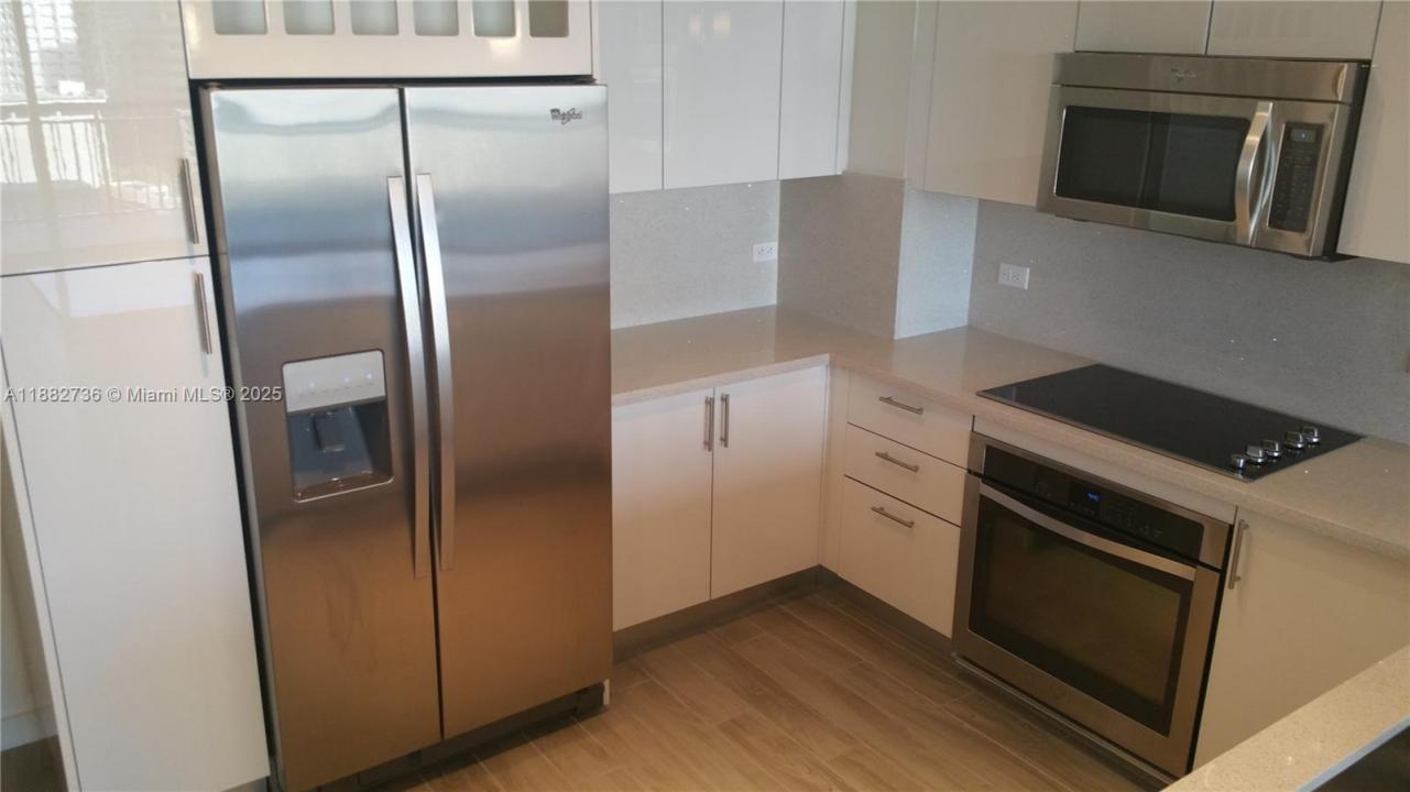999 SW 1st Ave 2208, Miami, Флорида 33130, Соединенные Штаты