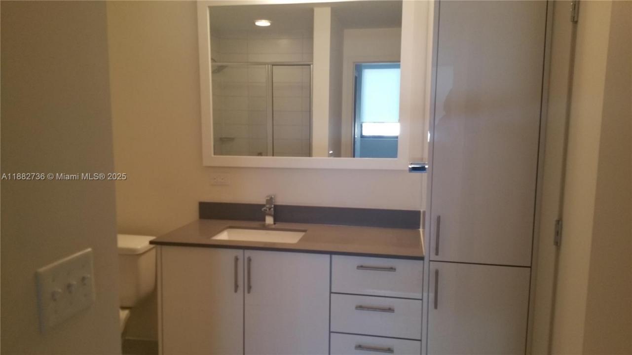 999 SW 1st Ave 2208, Miami, Флорида 33130, Соединенные Штаты