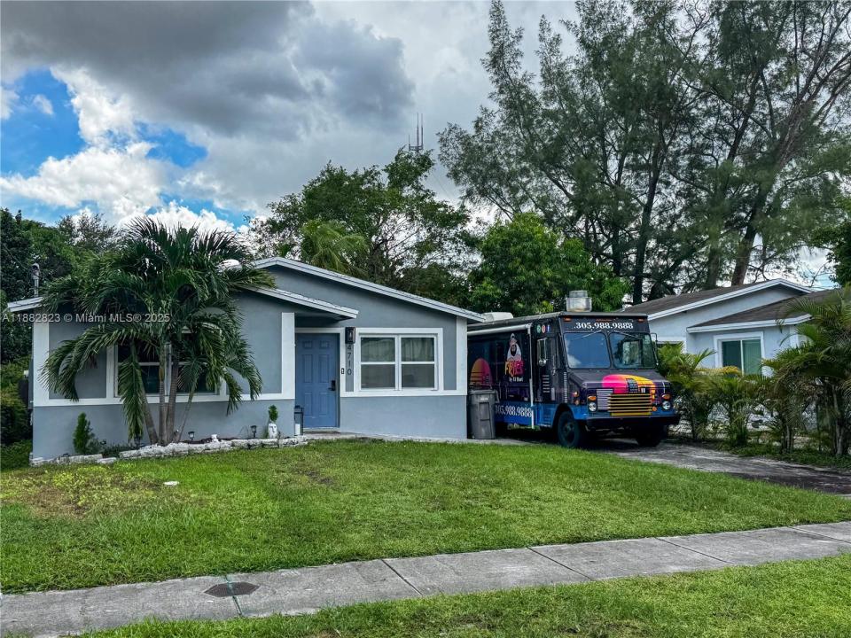 4710 SW 18th St 1, West Park, フロリダ 33023, アメリカ合衆国