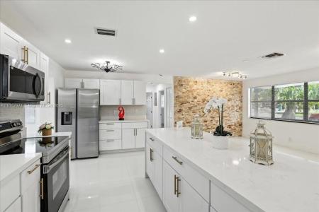 9207 SW 49th Pl, Cooper City, Florida 33328, USA