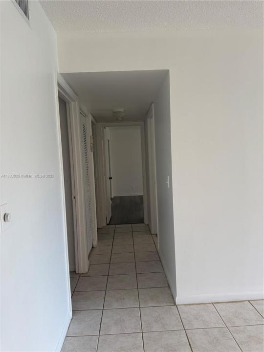 1101 Green Pine Blvd F1, West Palm Beach, Flórida 33409, Estados Unidos