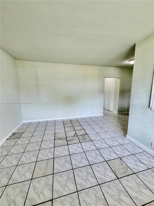 71 NW 76th St 6, Miami, 佛羅里達州 33150, 美國