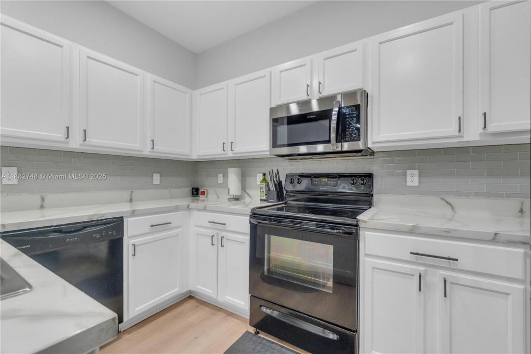 3529 NW 29th Pl, Lauderdale Lakes, Florida 33311, USA