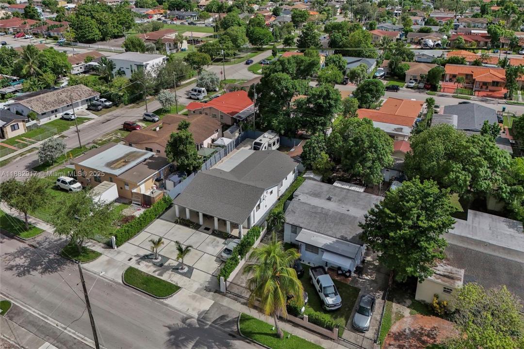 11220 SW 2nd St, Sweetwater, פלורידה 33174, ארצות הברית של אמריקה 
