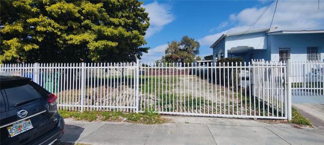 1885 NW 32nd St, Miami, Florida 33142, USA
