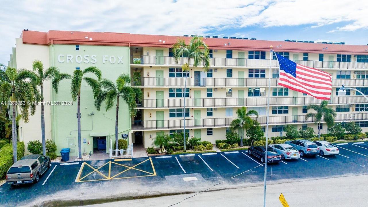 5300 NE 24th Ter 422C, Fort Lauderdale, Florida 33308