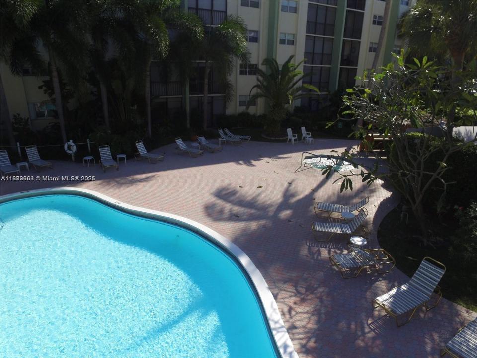 5300 NE 24th Ter 422C, Fort Lauderdale, Florida 33308