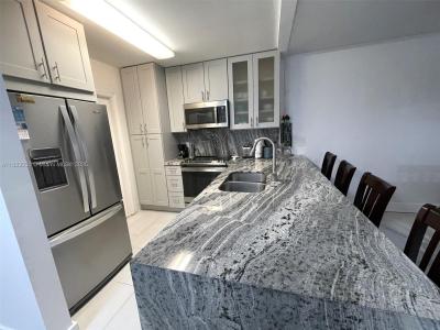 5103 NW 35th St 402, Lauderdale Lakes, Florida 33319, USA