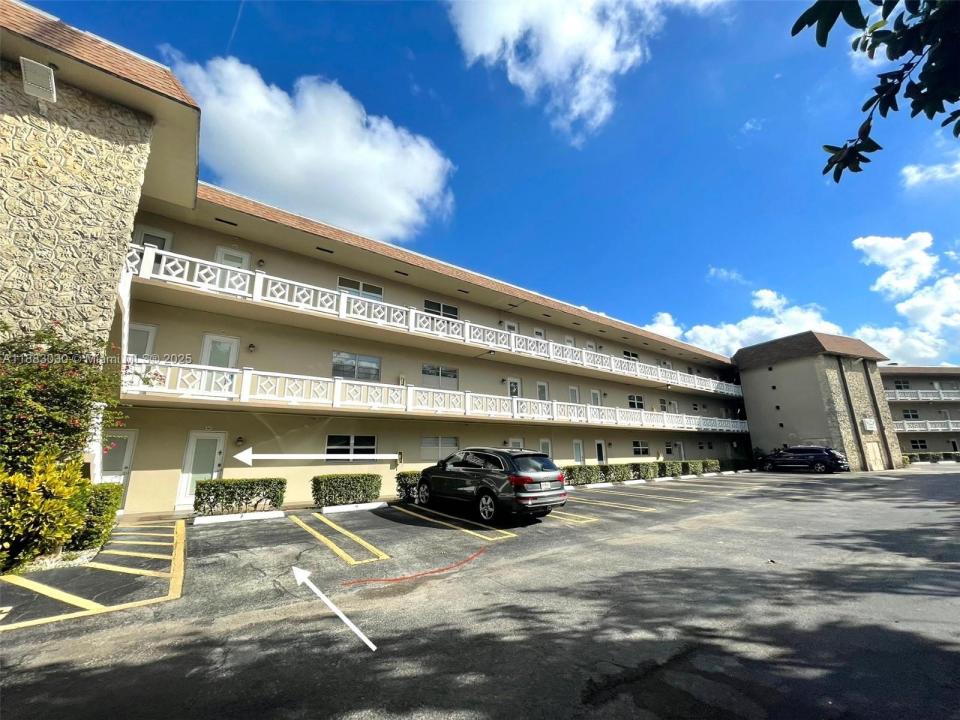5103 NW 35th St 402, Lauderdale Lakes, Florida 33319, Estados Unidos