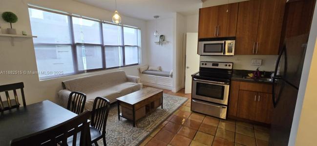 1342 Drexel Ave 204, Miami Beach, Florida 33139, USA