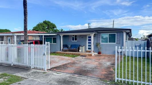 683 SE 6th Pl, Hialeah, Florida 33010, USA