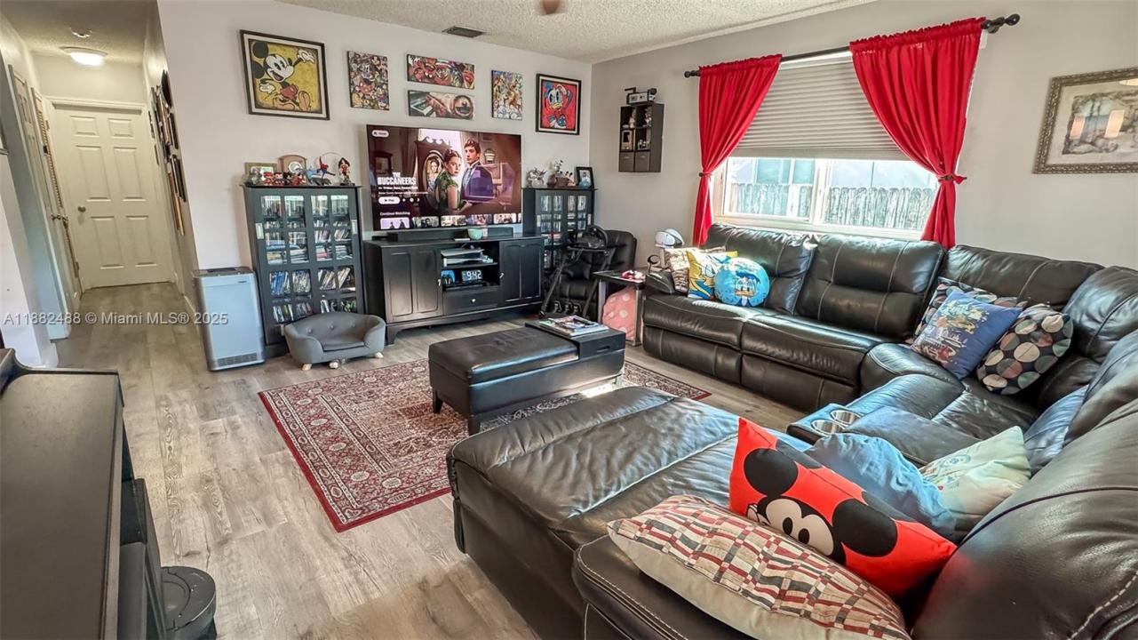 683 SE 6th Pl, Hialeah, فلوريدا 33010, الولايات المتحدة