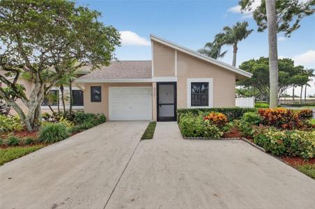 8067 Summerbreeze Ln, Boca Raton, Florida 33496, USA