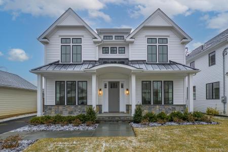 16 Travers Street, North Hempstead, ニューヨーク 11030, アメリカ合衆国