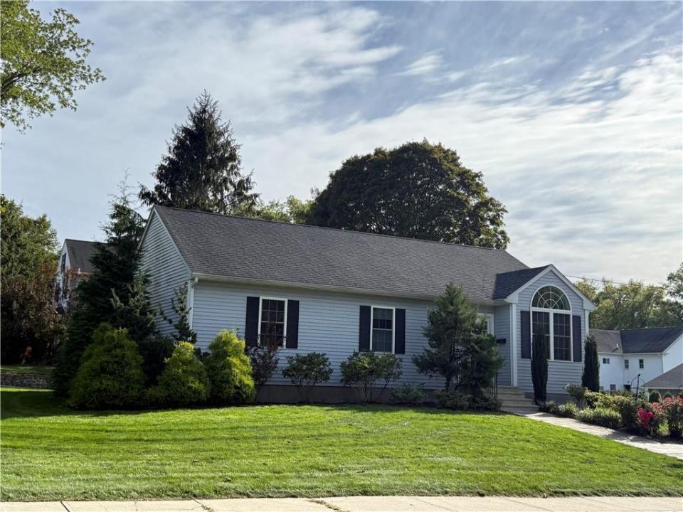 4 Village Road, Westerly, Rhode Island 02808, USA