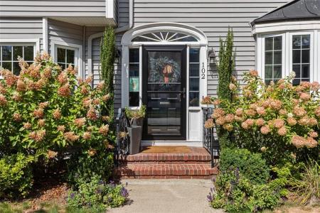 102 Betsey Williams Drive, Cranston, RI 02905, USA