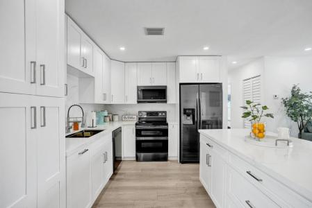 1001 SE 13th Court, Deerfield Beach, Florida 33441