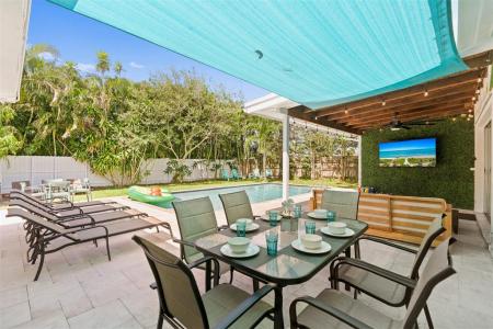 1605 Nanette Ct, Lake Osborne, Lake Worth Beach, Florida 33461