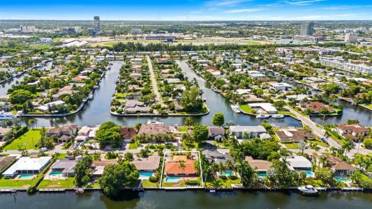 625 Oleander Dr, Hallandale Beach, Florida 33009
