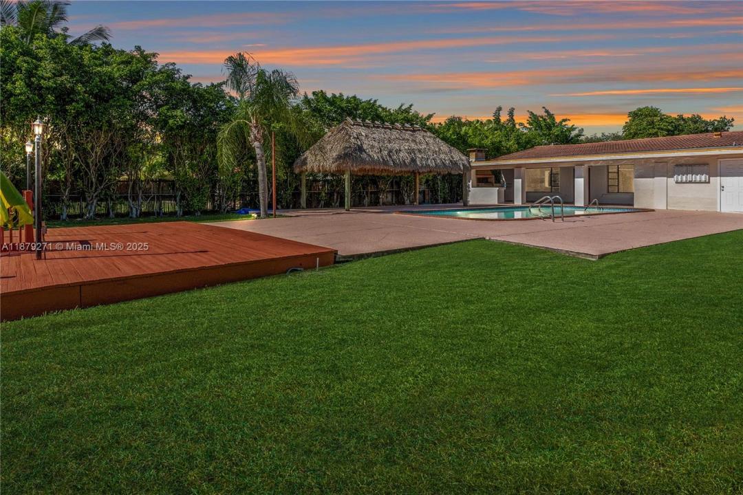 1850 Hibiscus Dr, North Miami, פלורידה 33181, ארצות הברית של אמריקה 