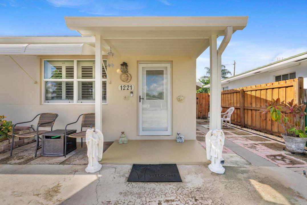 1221 Crestwood Boulevard, Lake Worth Beach, Florida 33460