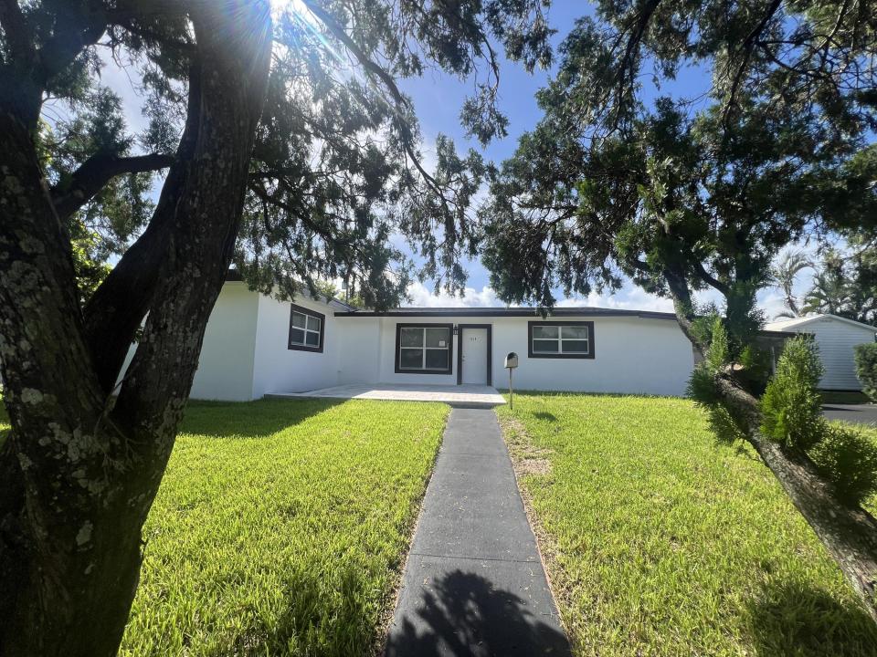 1319 Crest Drive, Lake Worth Beach, Florida 33461