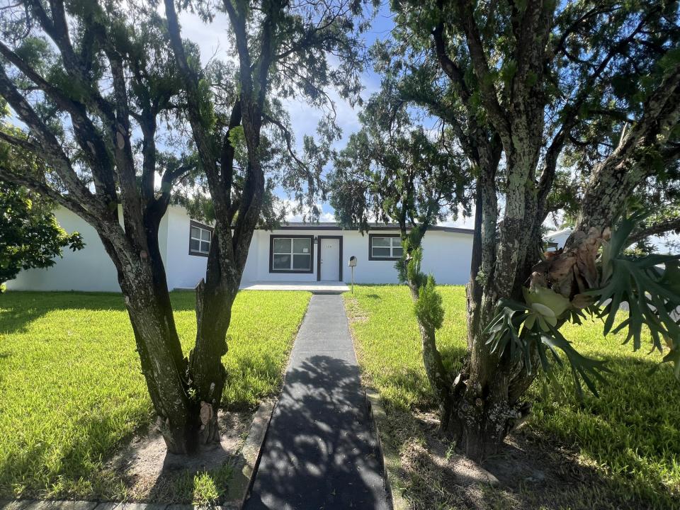 1319 Crest Drive, Lake Worth Beach, Florida 33461