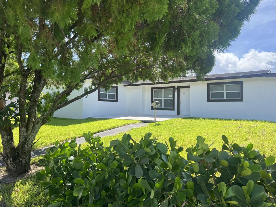 1319 Crest Drive, Lake Worth Beach, Florida 33461