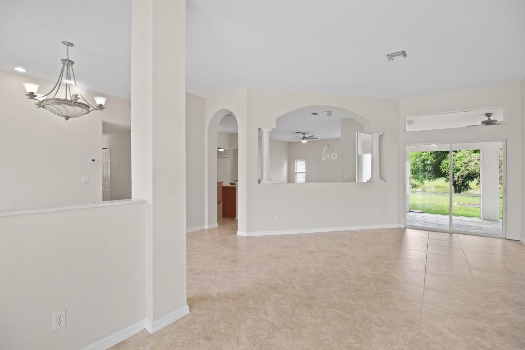 5651 NW North Crisona Circle, Port Saint Lucie, פלורידה 34986, ארצות הברית של אמריקה 