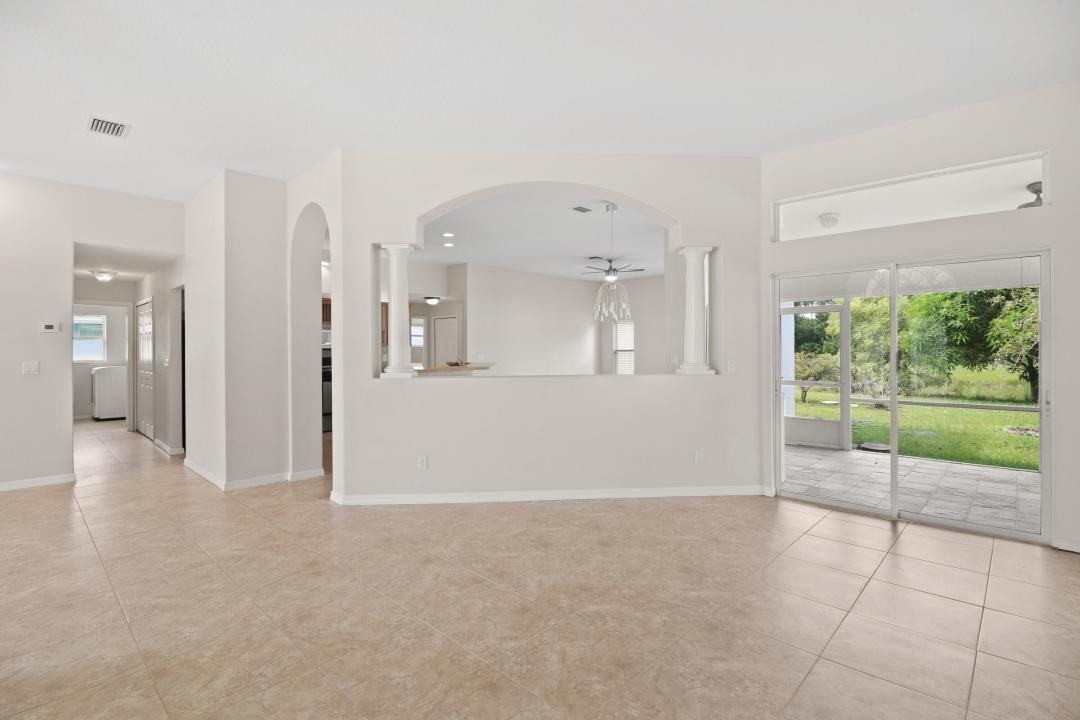 5651 NW North Crisona Circle, Port Saint Lucie, פלורידה 34986, ארצות הברית של אמריקה 