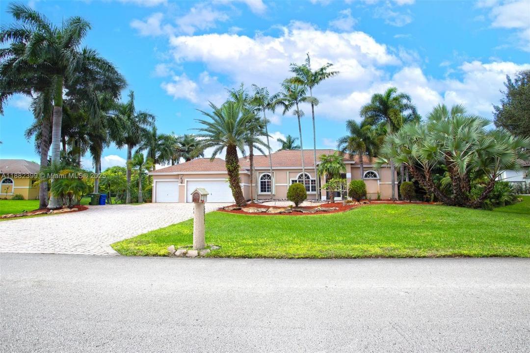 5911 SW 199th Ave, Pembroke Pines, Floryda 33332, USA