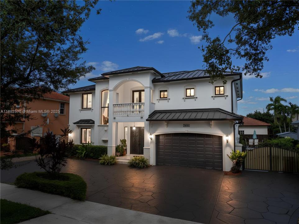 16533 NW 77th Path, Miami Lakes, Florida 33016, Amerika Birleşik Devletleri