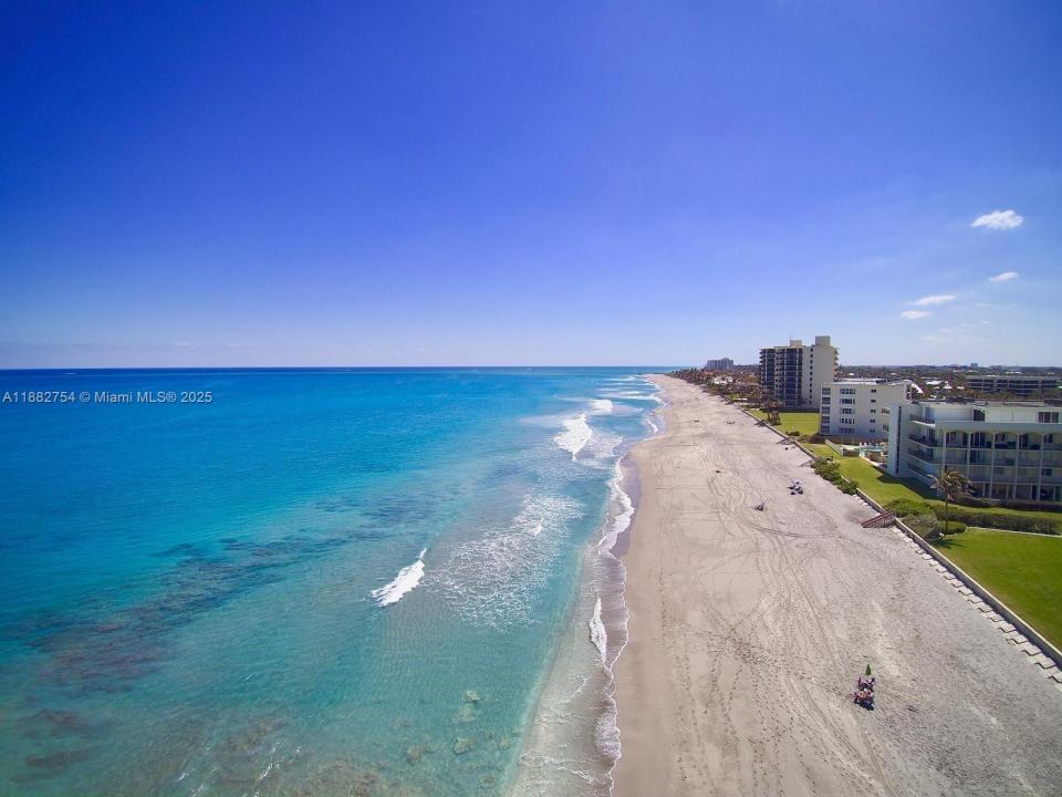 200 Beach Rd 202, Tequesta, Florida 33469, Estados Unidos