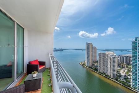 325 S Biscayne Blvd 3915, Miami, Florida 33131, USA