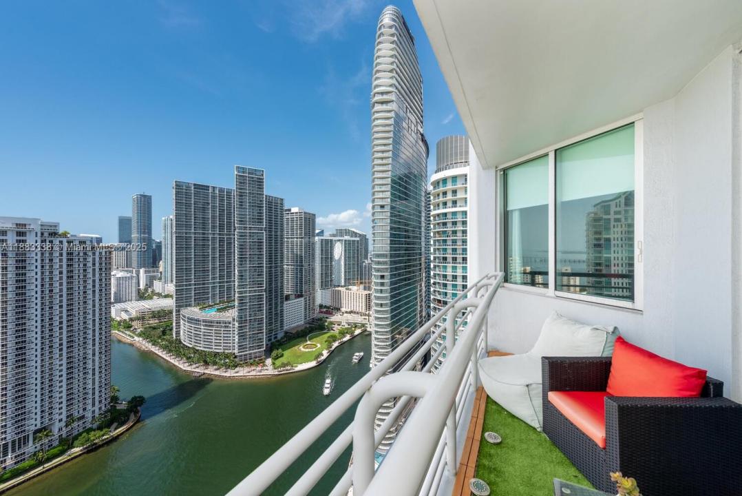 325 S Biscayne Blvd 3915, Miami, Floride 33131, États-Unis